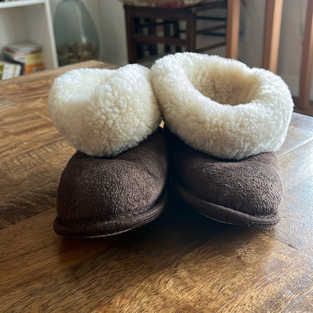 Sheepskin toddler slippers